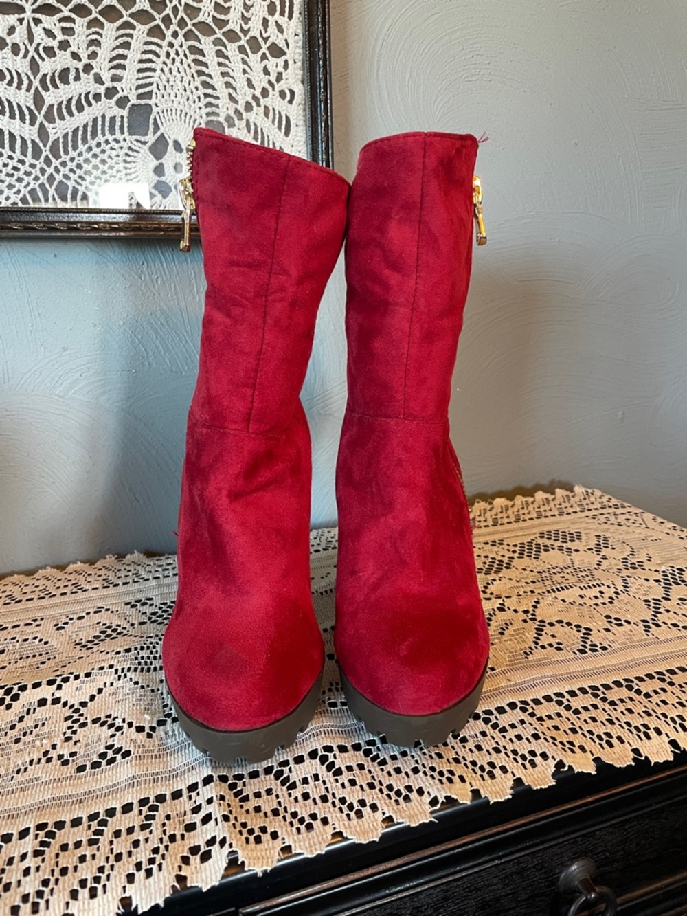 Wild Diva Red Suede High Block Heel Ankle Boots with Gold Zip - Picture 3 of 6